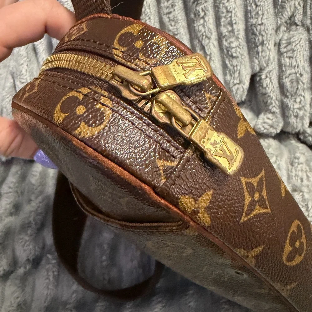 LOUIS VUITTON Pochette Gange Monogram Crossbody Shoulder Bag - Picture 7 of 16